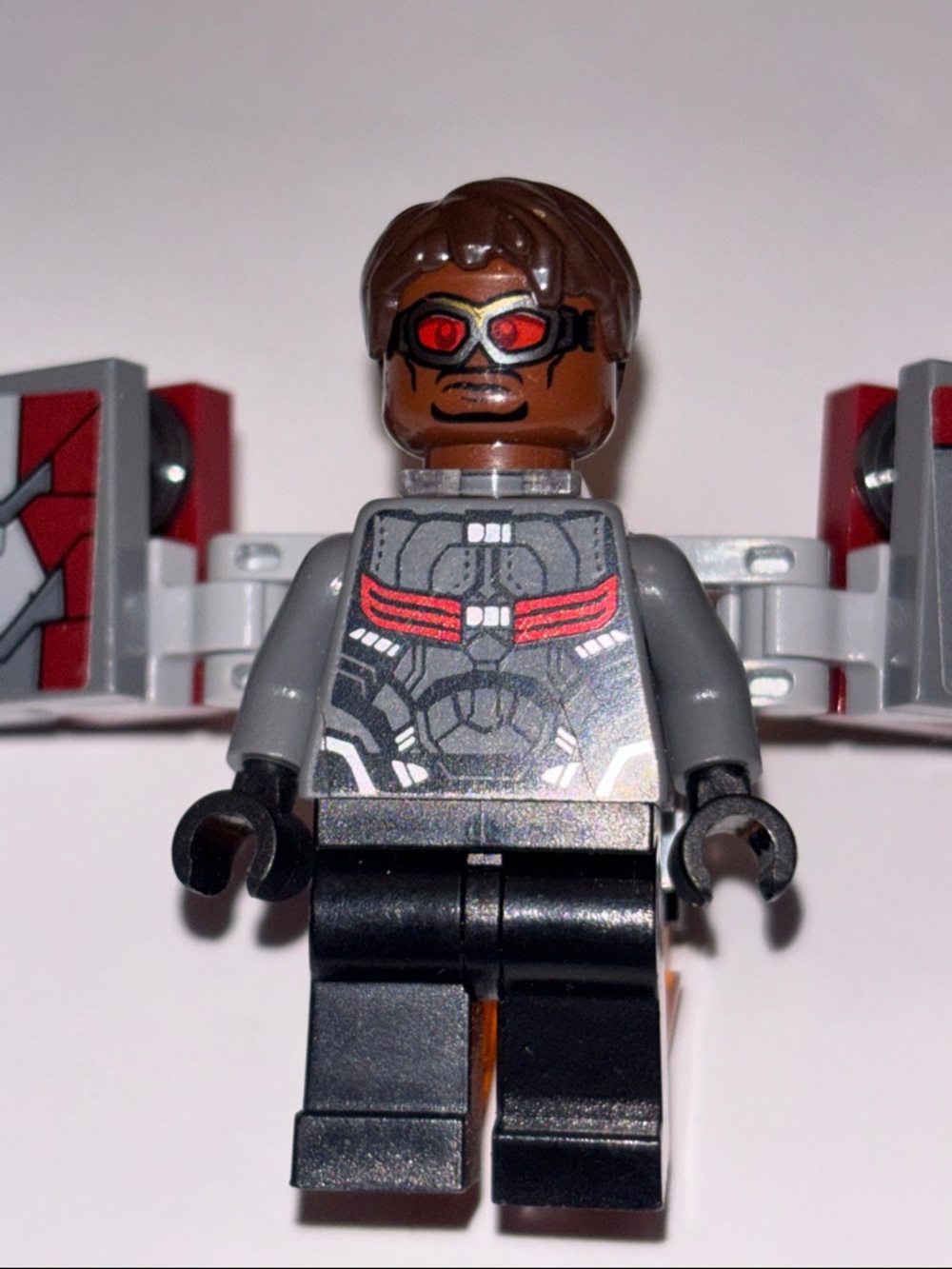 Lego Falcon Minifigure with Red and Gray Wing-Pack